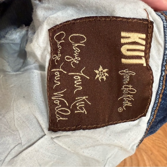 Kut from the Kloth Barb Bermuda distressed jean shorts  plus size 22 - Picture 4 of 8